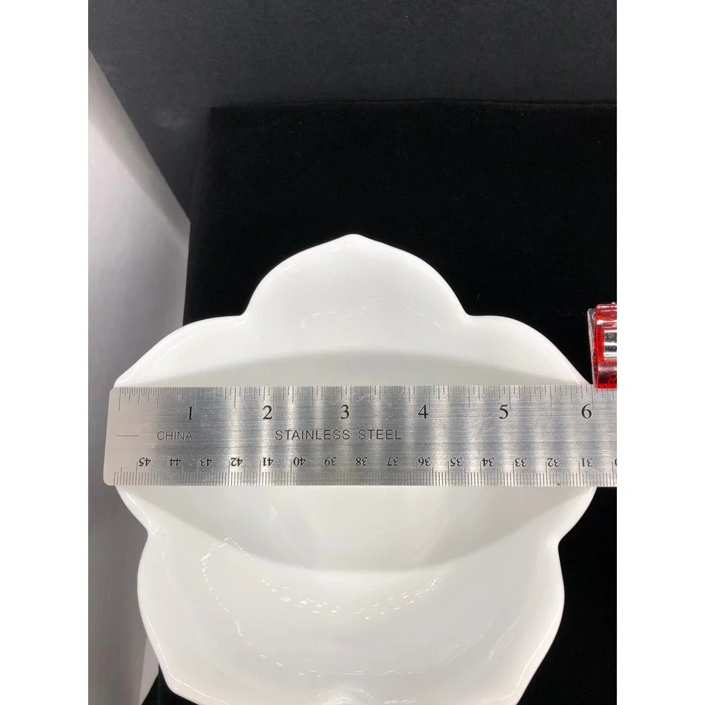 Pier 1 White Porcelain Lotus Flower Petal Ribbed Bowls Set of 2 Minimalist 5.5in